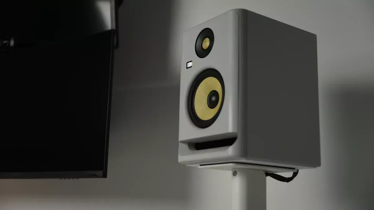 Line Array Speaker vs Regular Speaker